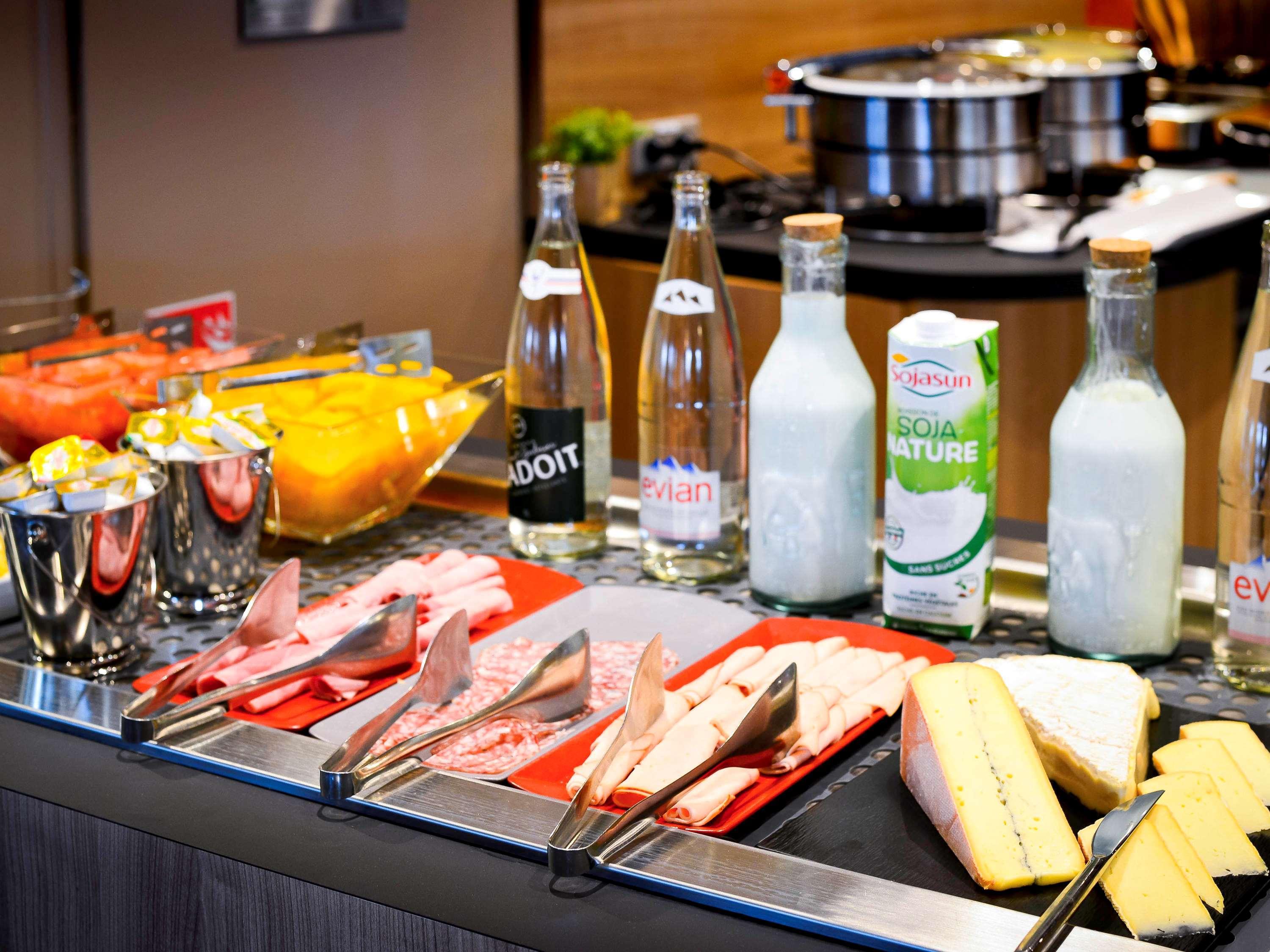 Novotel Lille Aeroport Екстериор снимка
