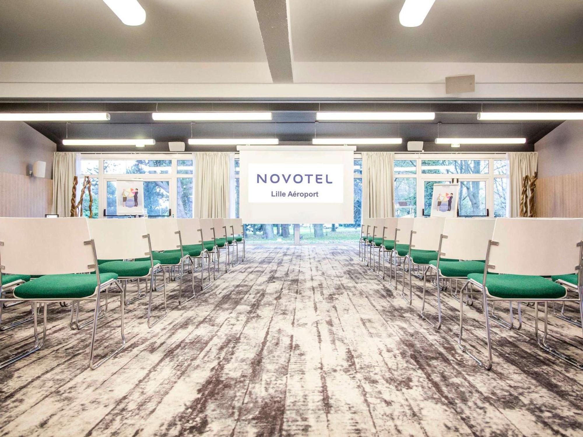 Novotel Lille Aeroport Екстериор снимка